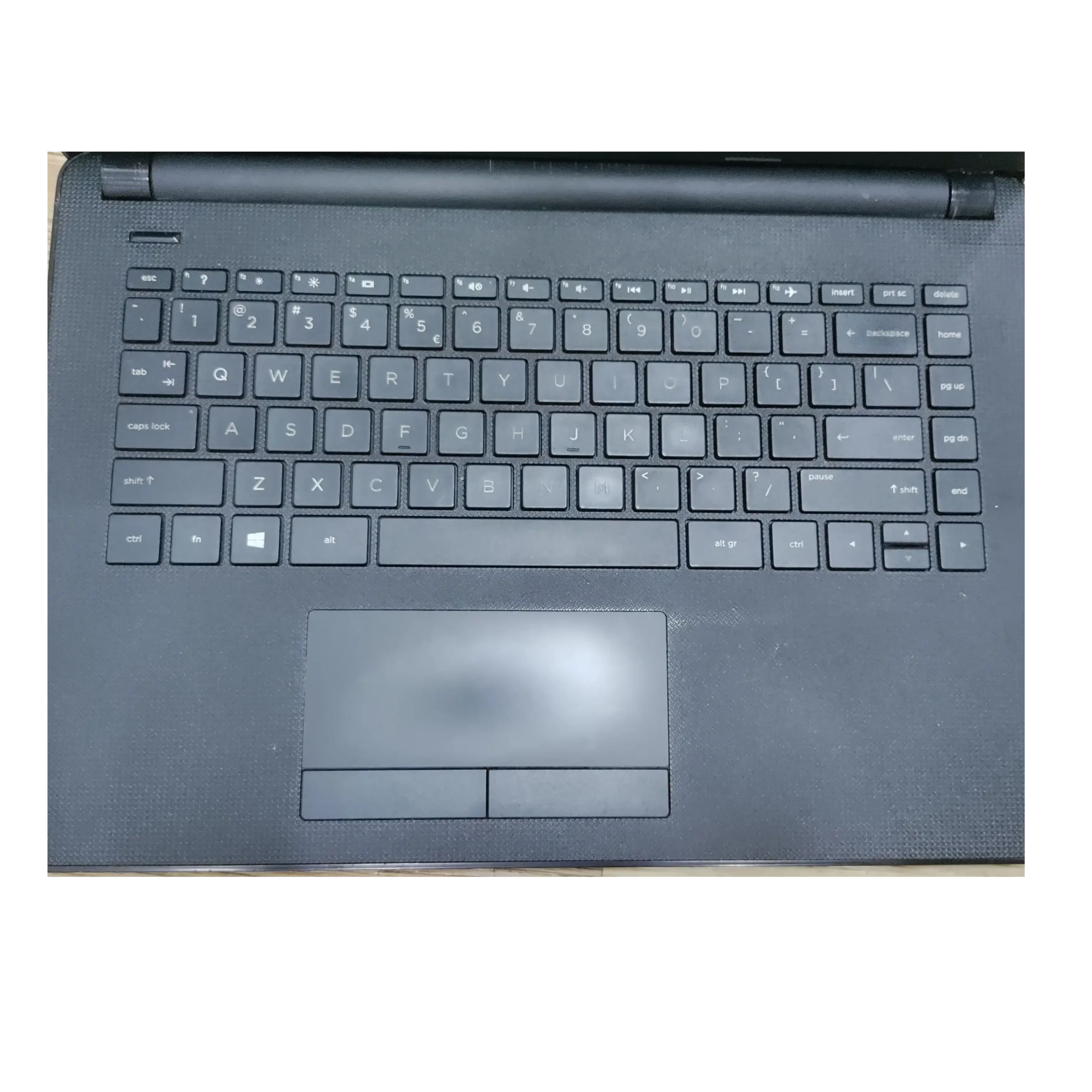 hp-laptop-keyboard-and-mousepad