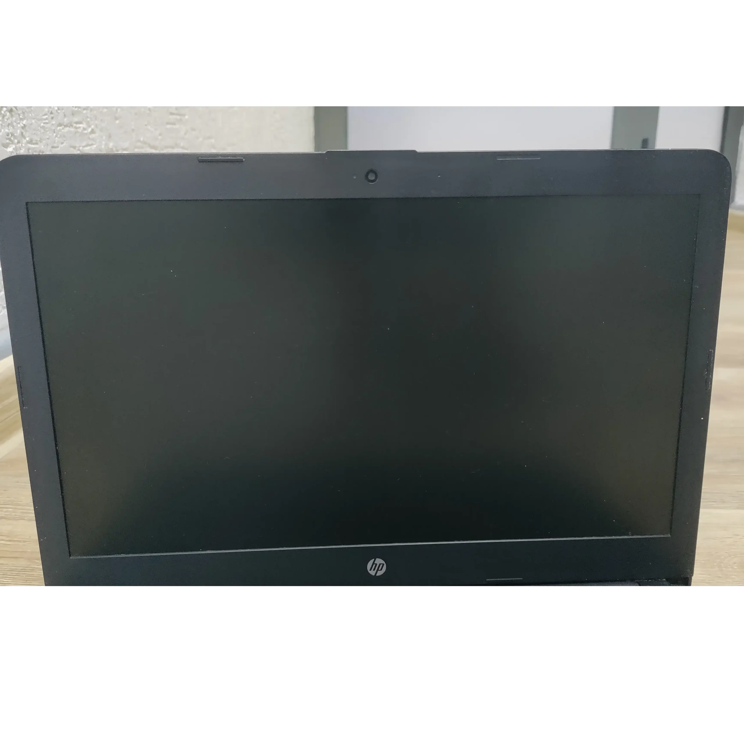 hp-laptop-screen-with-camera