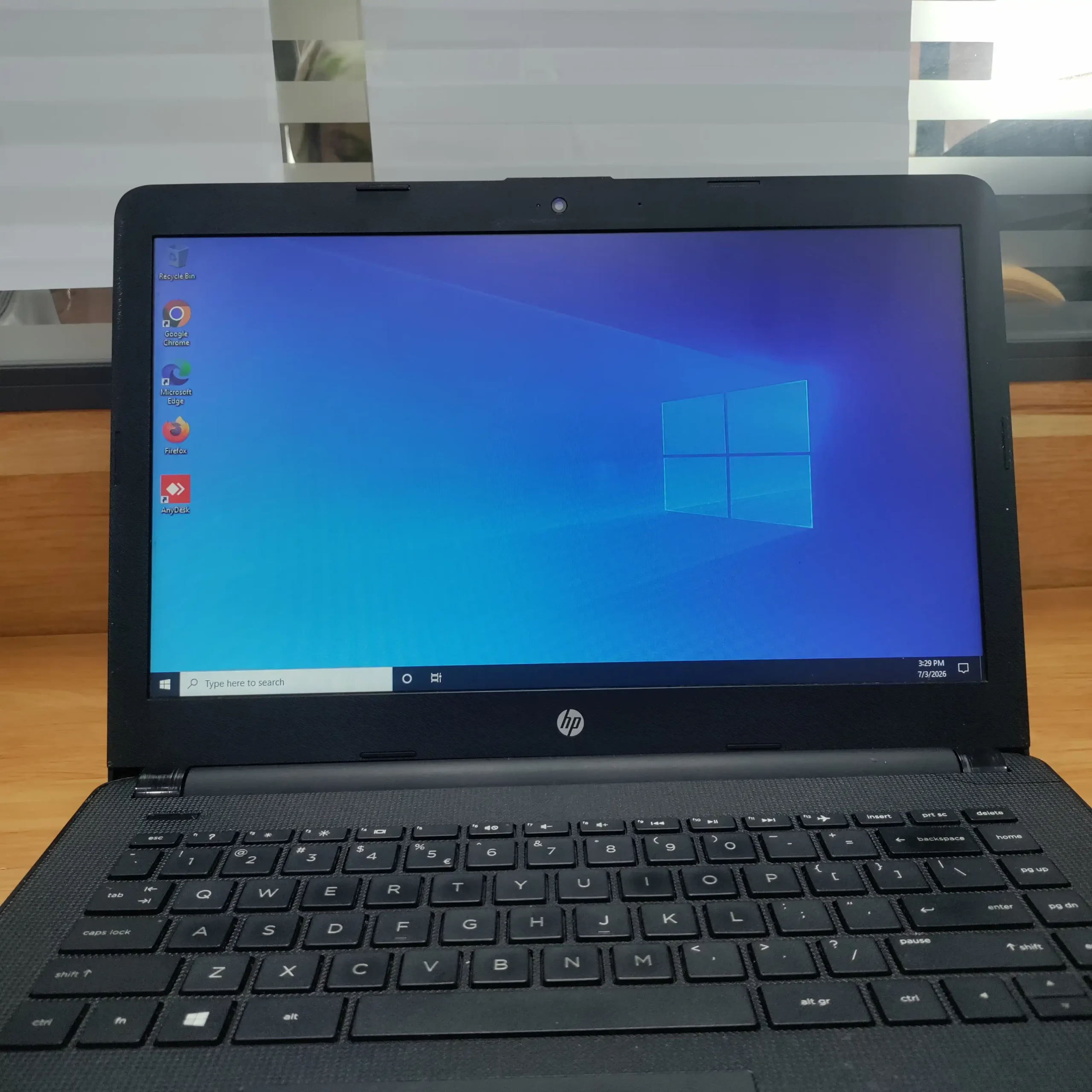 hp-laptop-with-windows-10-homes-creen